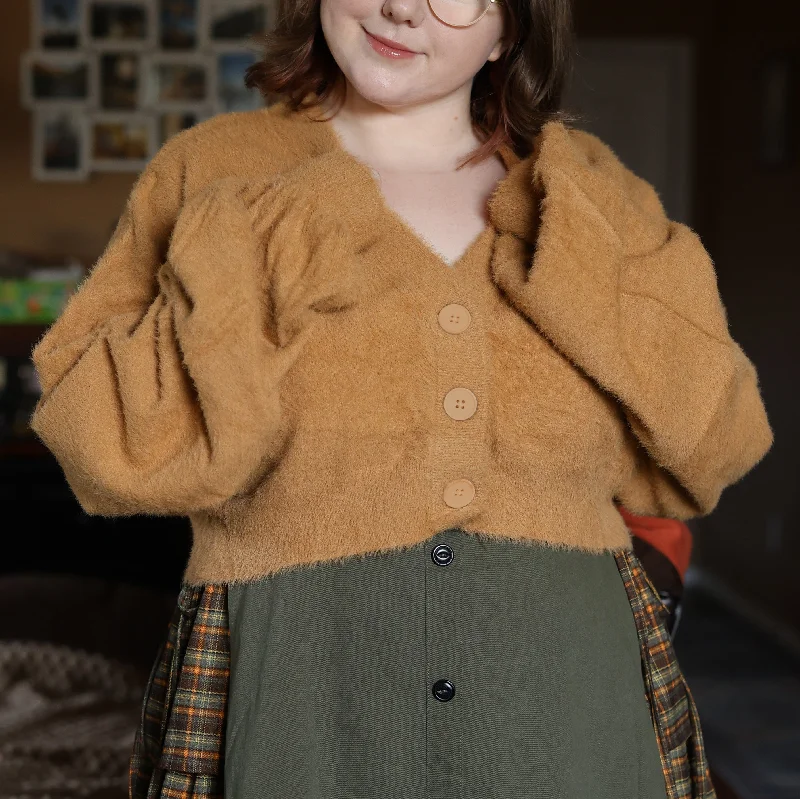 Weekend Price Cuts Galore (Pre-Order) Cropped Fuzzy Beige Cardigan