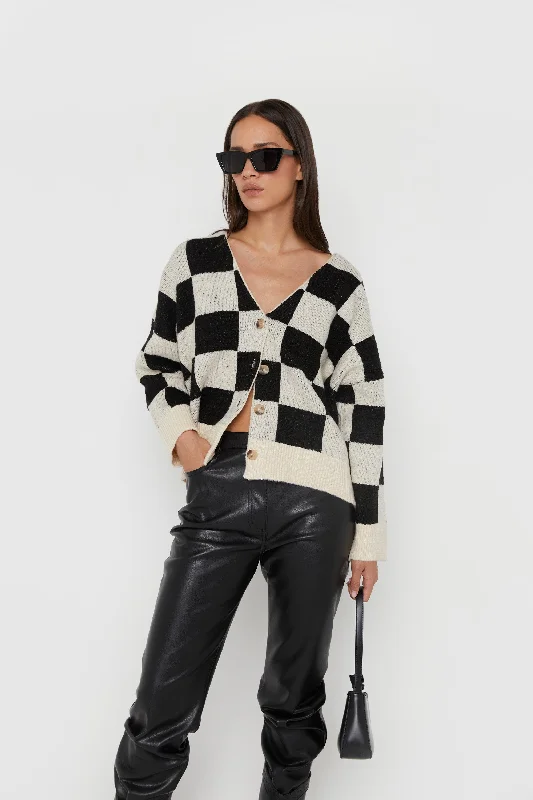Weekend Deals That Thrill CHECKERED BUTTON FRONT CARDIGAN