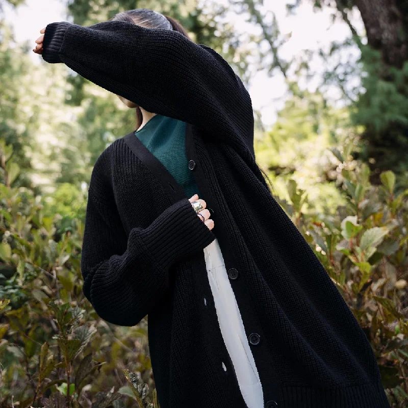 Weekend Discounts to Snag Black Plain Knitted Sweater PW4823