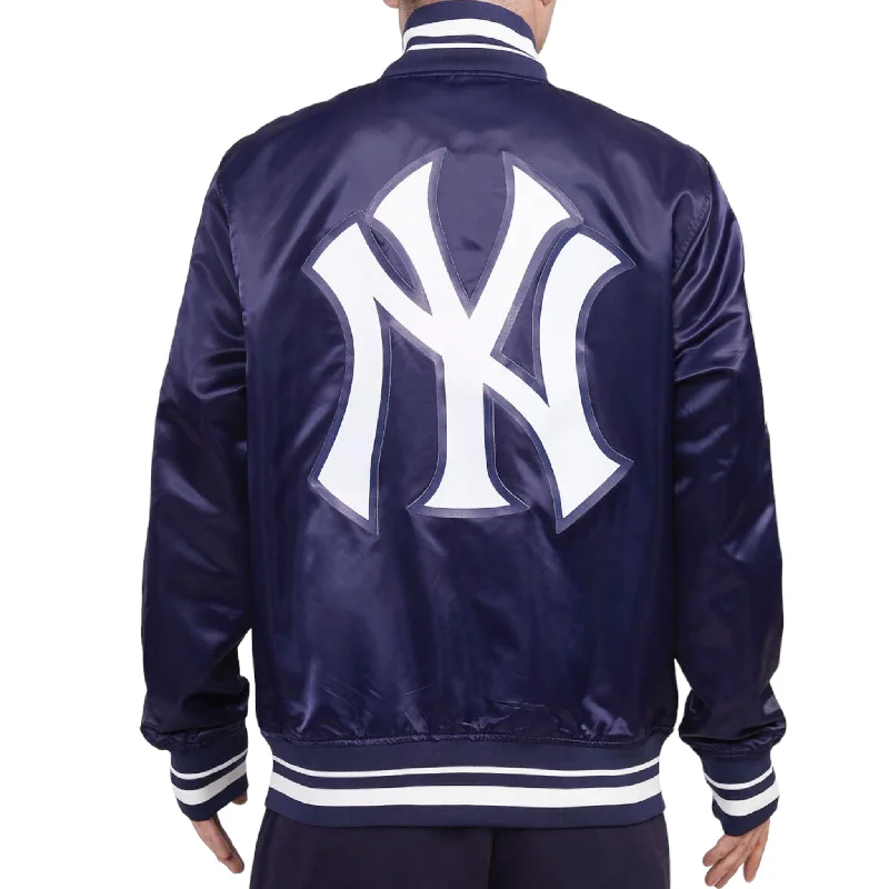 PRO STANDARD: Yankees Script Satin Jacket