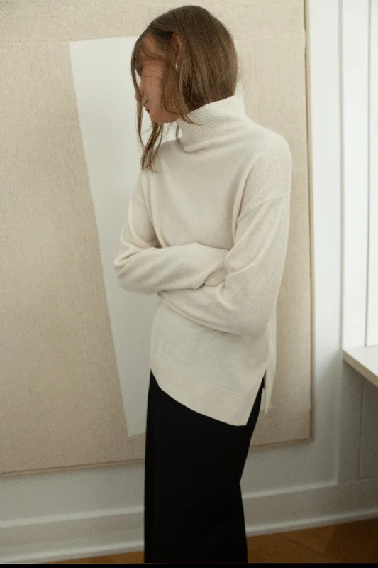 Bonus Offer 100% CASHMERE TURTLENECK SWEATER