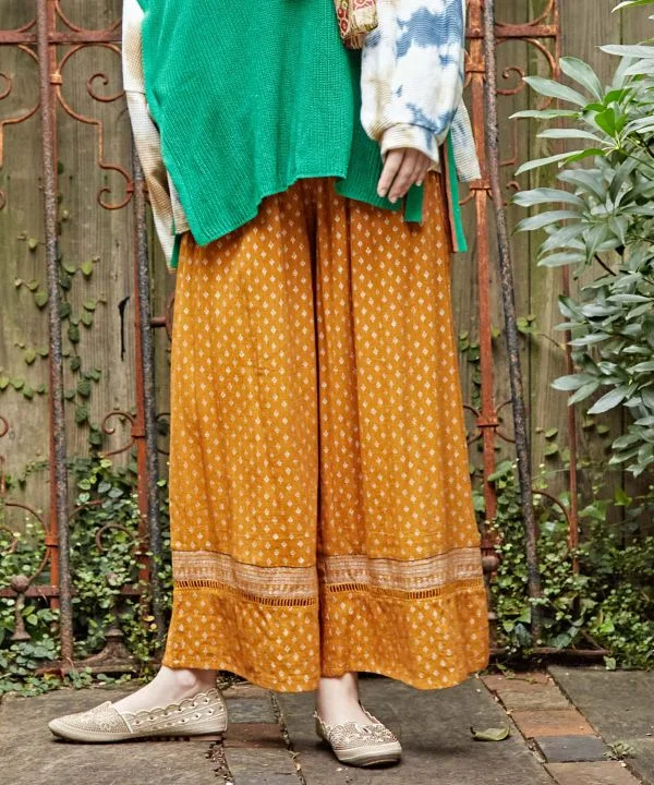 Price Cut Foil Print Tiered Wide Pants