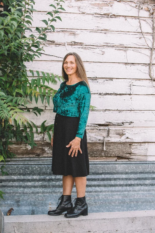 Weekend Specials to Relish Shelby Crop Top in Spruce Crushed Velvet