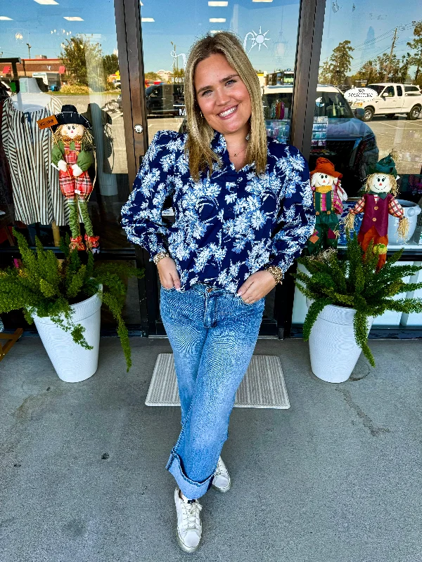 Weekend Offers That Tempt Shades of blue Flower top: Blue