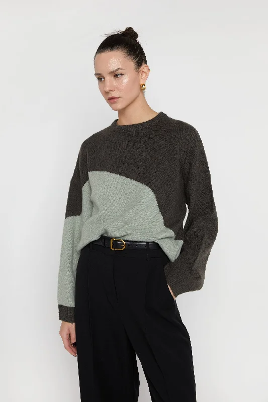 Weekend Specials to Relish PATTERNED KNIT SWEATER
